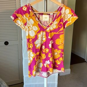 Maeve flutter sleeve v-neck top size small